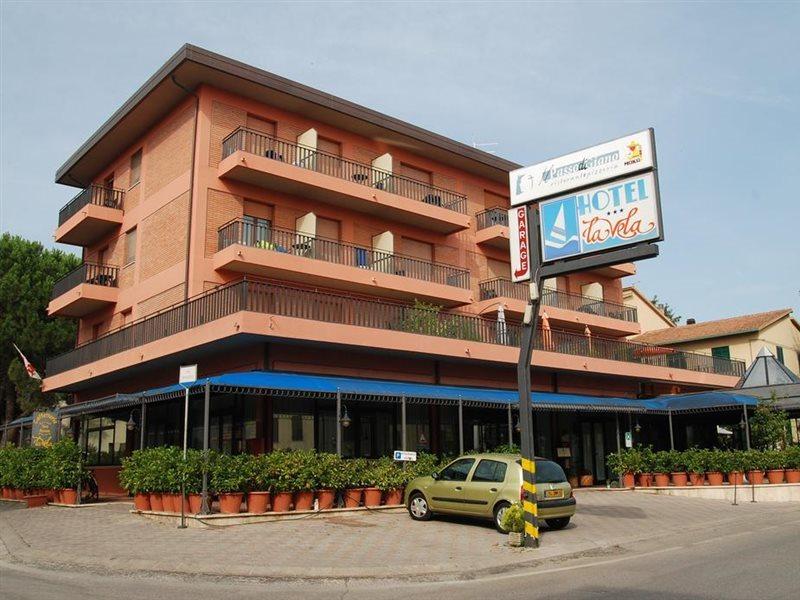 La Vela Hotel 3*