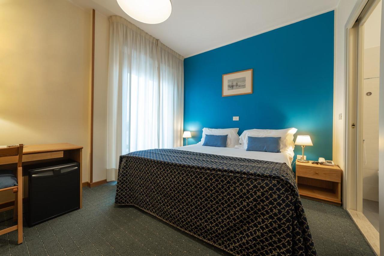 La Vela Hotel 3*