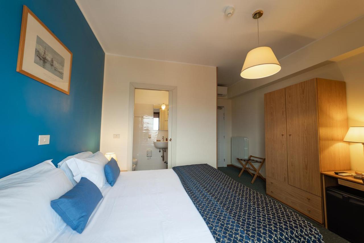 La Vela Hotel 3*